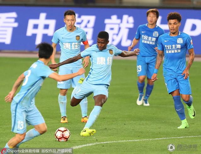 但是，自从叶辰帮了她、让她去负责尚美礼仪公司之后，她的人生观、世界观、价值观都发生了巨大的改变。